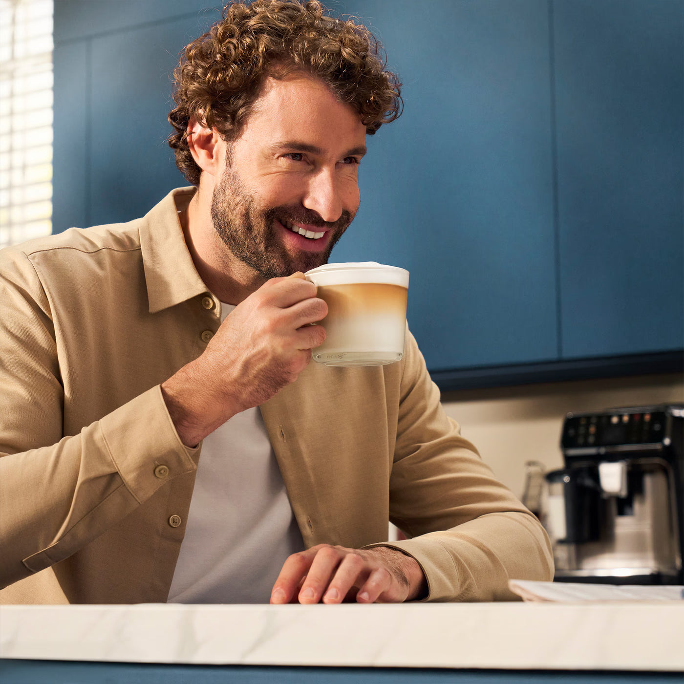 PHILlPS EP5547/90 Serie 5500 LatteGo 19 Kaffeespezialitäten Kaffeevollautomat Schwarz verchromt