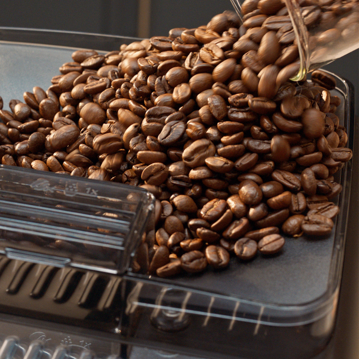 PHILlPS EP5547/90 Serie 5500 LatteGo 19 Kaffeespezialitäten Kaffeevollautomat Schwarz verchromt